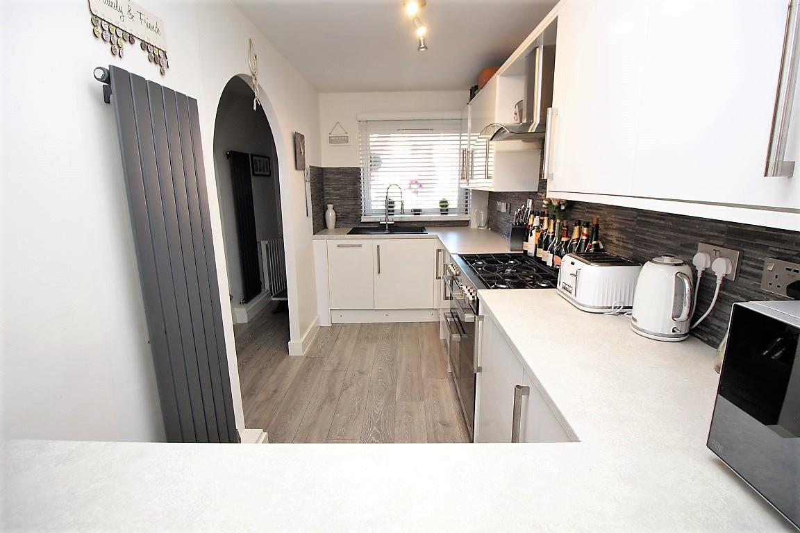 3 bed property in Dunstall Close, Reading